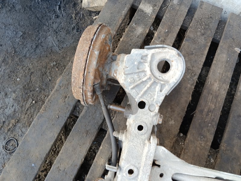 Балка задняя