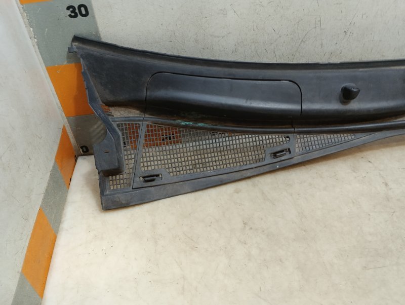 Решетка стеклоочистителей (Жабо)