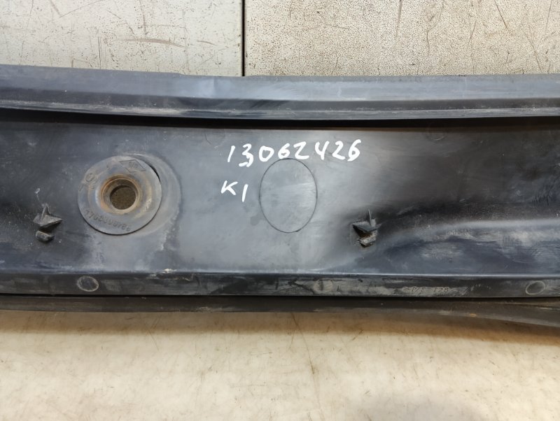 Решетка стеклоочистителей (Жабо)