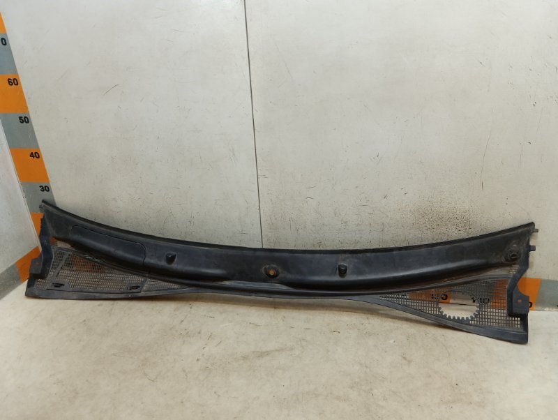 Решетка стеклоочистителей (Жабо)