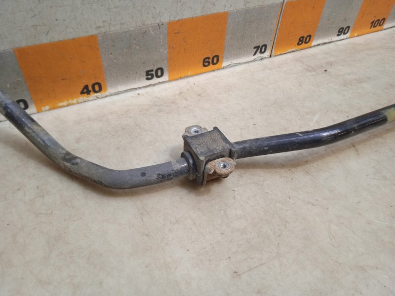 Стабилизатор передний