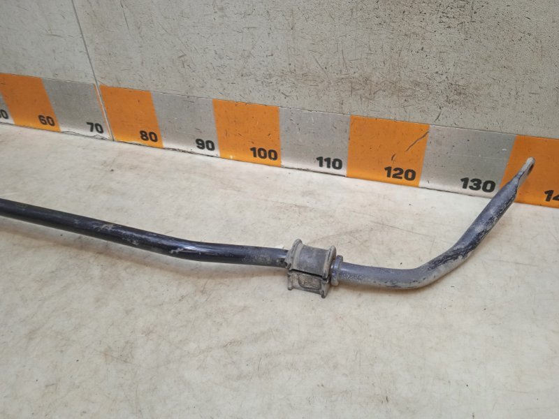 Стабилизатор передний