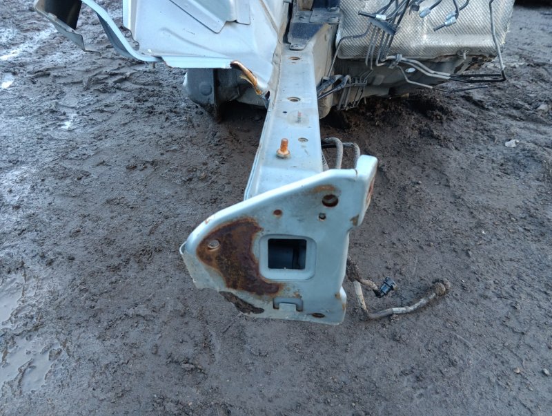 Лонжерон передний правый