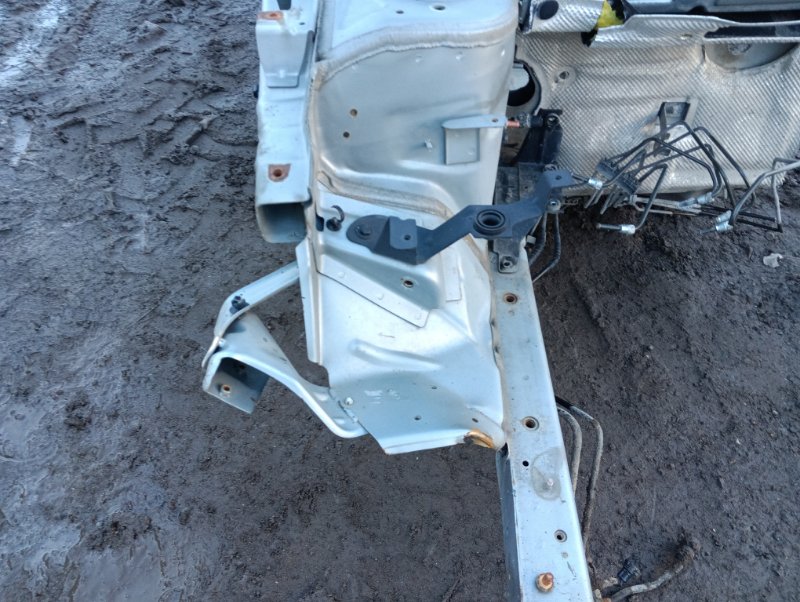 Лонжерон передний правый