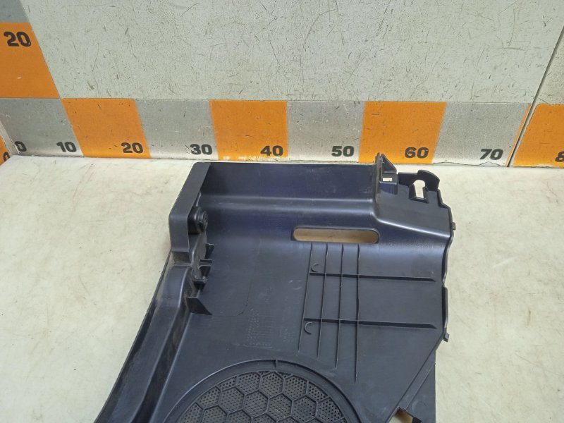 Держатель задней полки