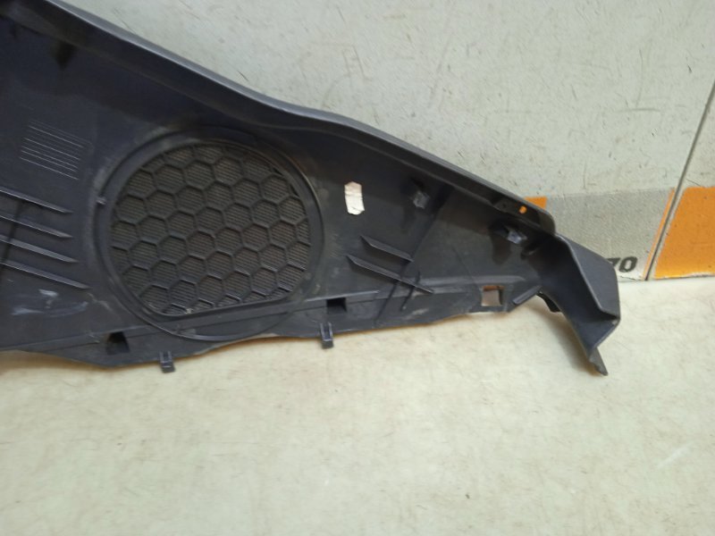 Держатель задней полки