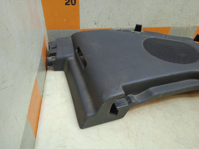 Держатель задней полки