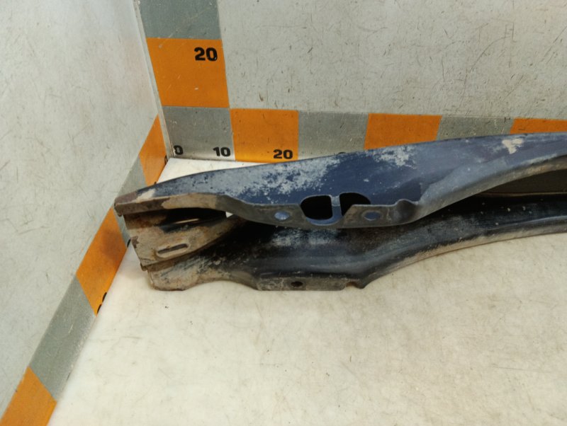 Усилитель заднего бампера