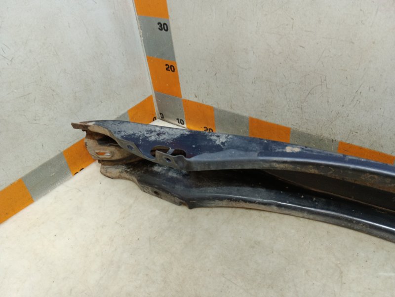 Усилитель заднего бампера