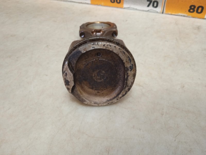 Поршень с шатуном