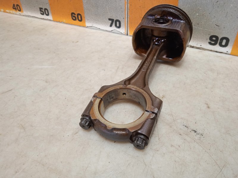 Поршень с шатуном