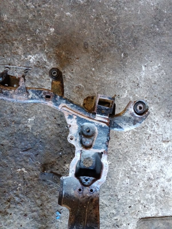 Балка подмоторная