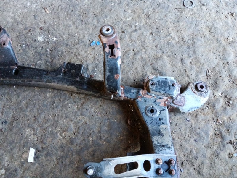 Балка подмоторная