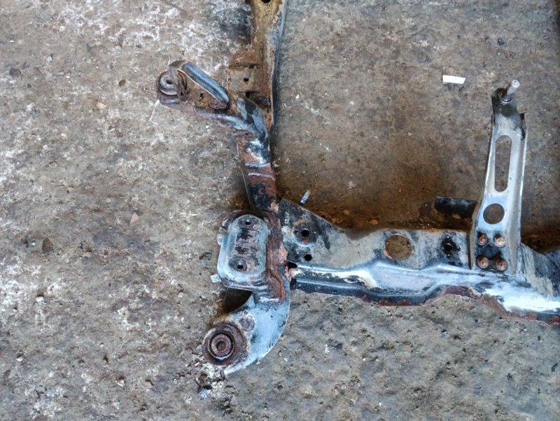 Балка подмоторная