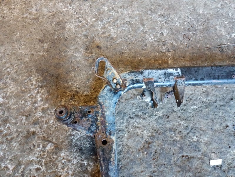 Балка подмоторная