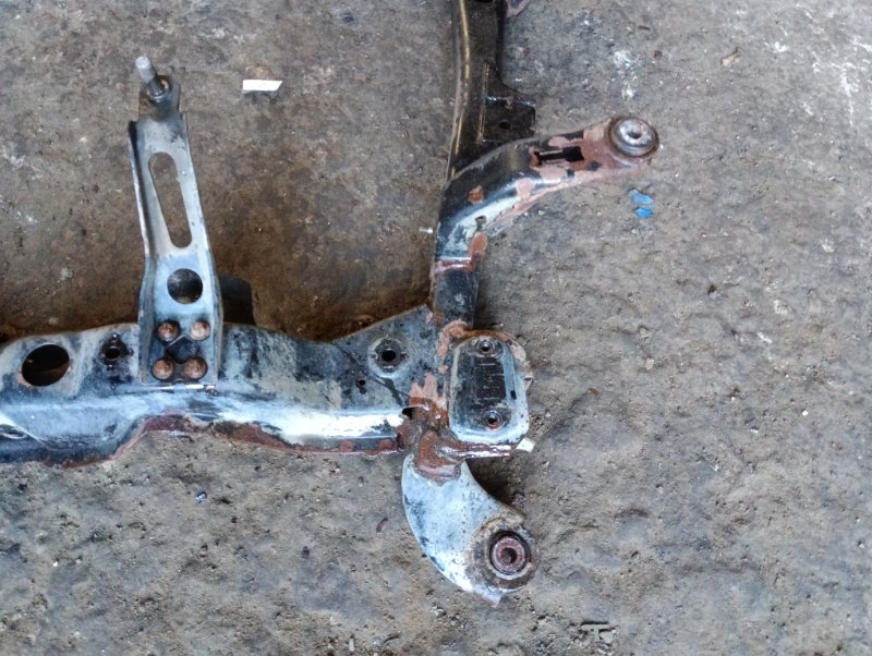 Балка подмоторная