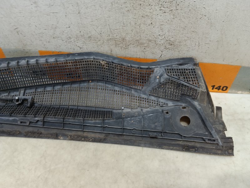 Решетка стеклоочистителей (Жабо)