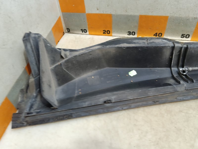 Решетка стеклоочистителей (Жабо)