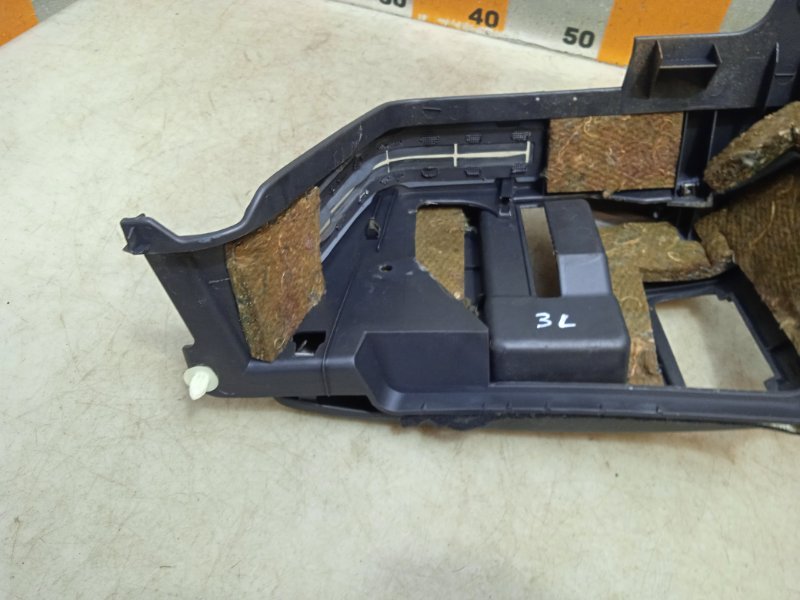 Держатель задней полки