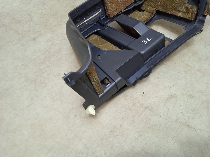 Держатель задней полки