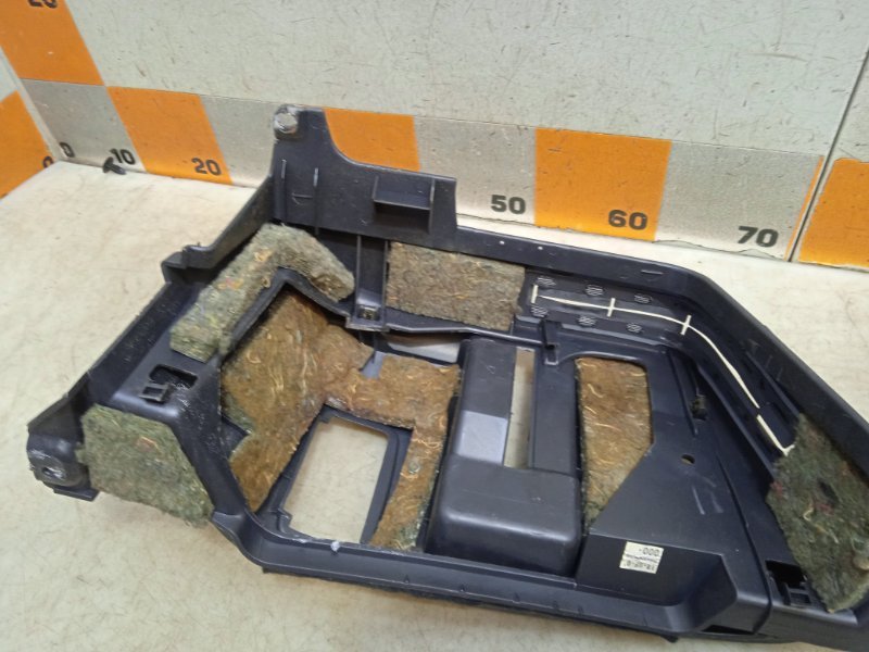 Держатель задней полки