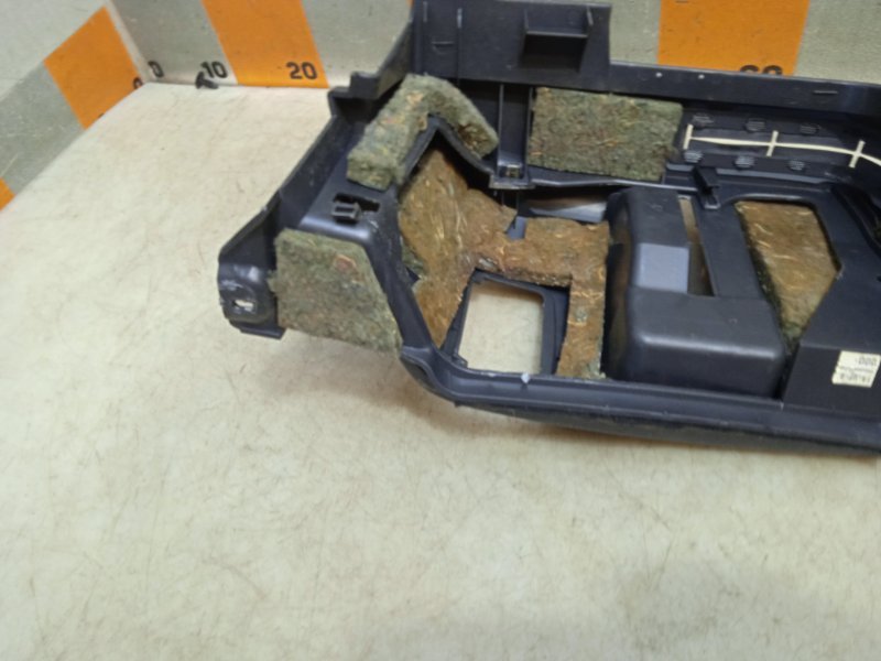 Держатель задней полки