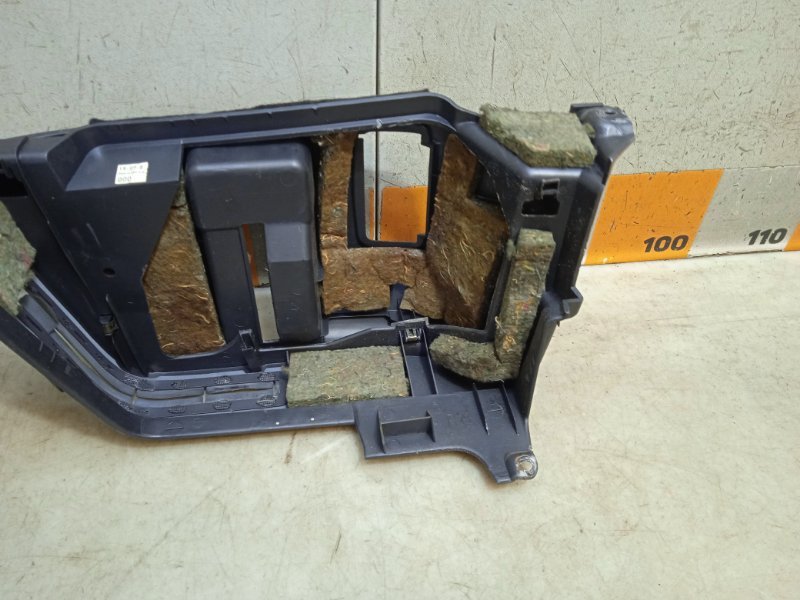 Держатель задней полки