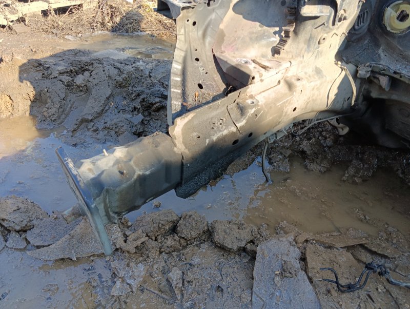 Кузовной элемент