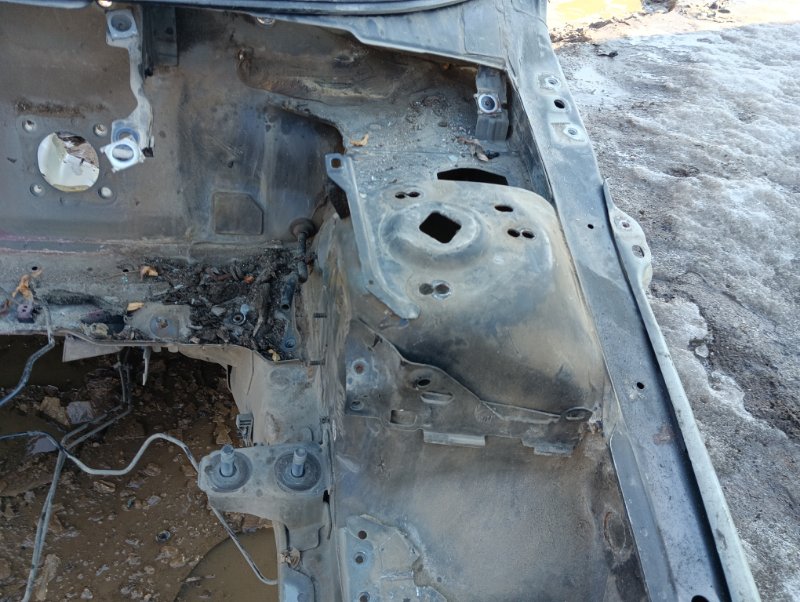 Кузовной элемент