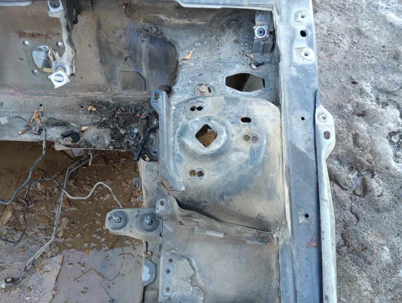 Лонжерон передний левый