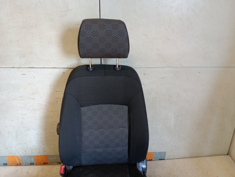 Сиденье переднее левое