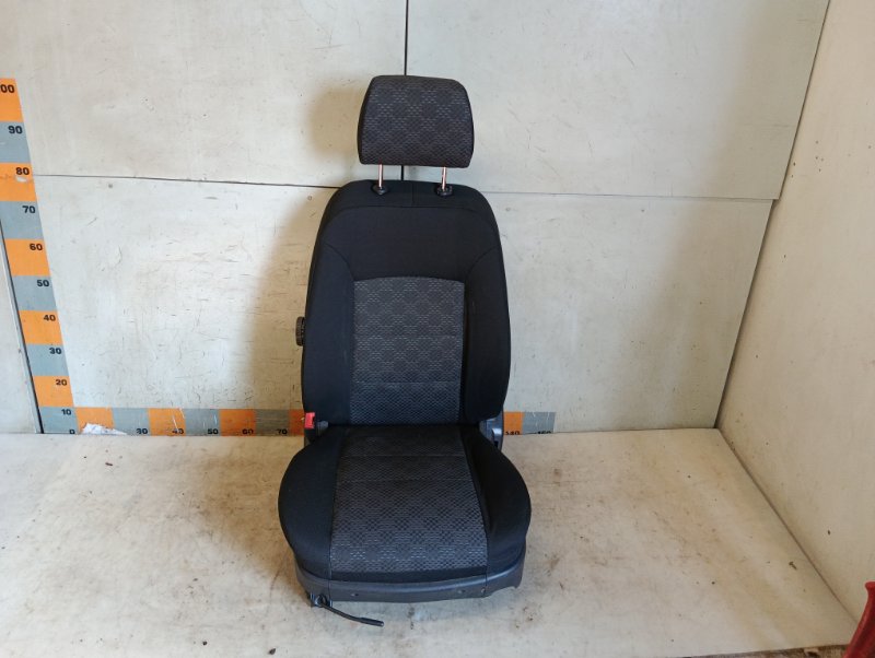 Сиденье переднее левое