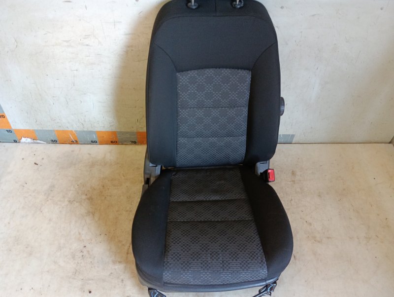 Сиденье переднее правое