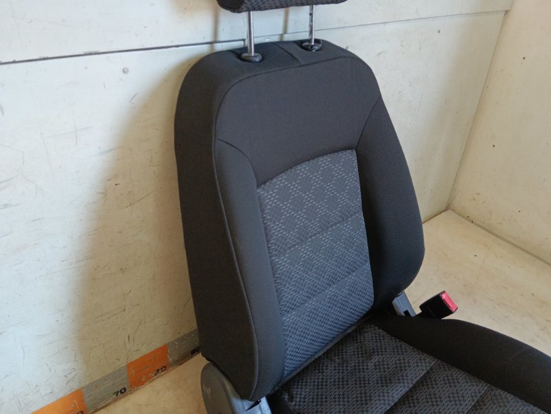 Сиденье переднее правое