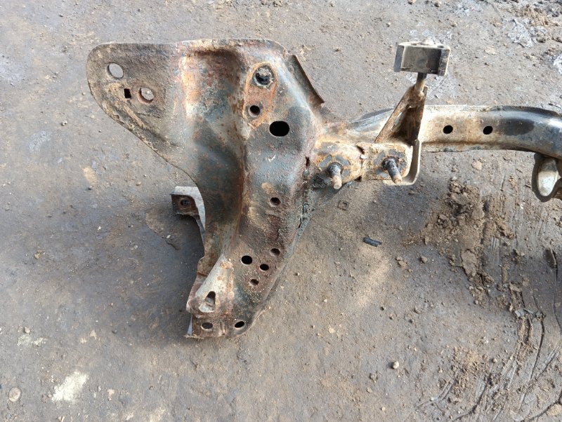 Балка подмоторная