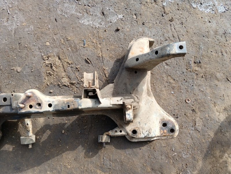 Балка подмоторная