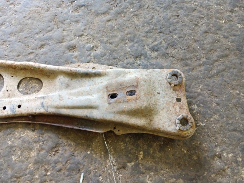 Балка передняя продольная