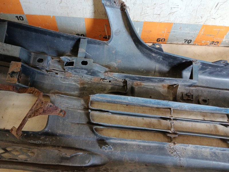 Бампер передний