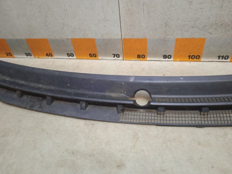 Решетка стеклоочистителей (Жабо)