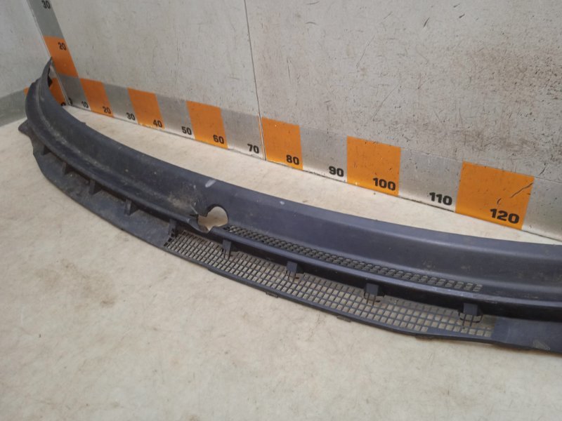 Решетка стеклоочистителей (Жабо)