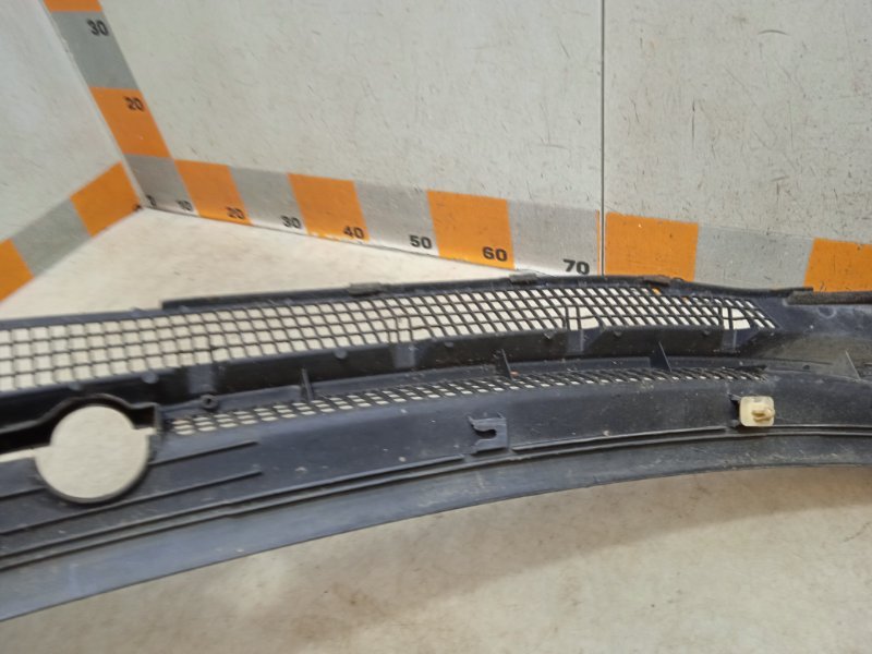 Решетка стеклоочистителей (Жабо)