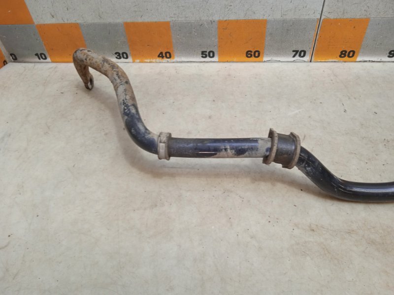 Стабилизатор передний