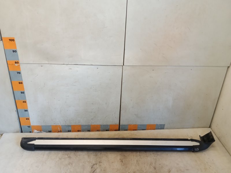 Подножка правая