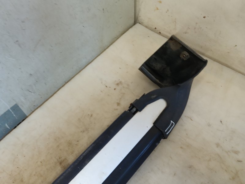 Подножка правая