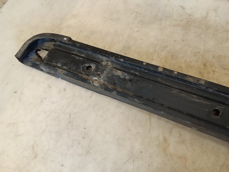 Подножка правая