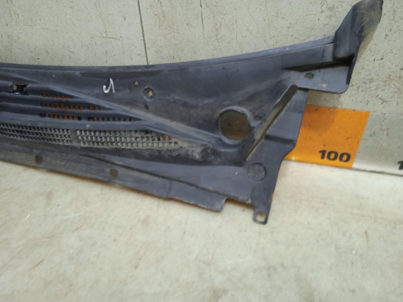 Планка под лобовое стекло