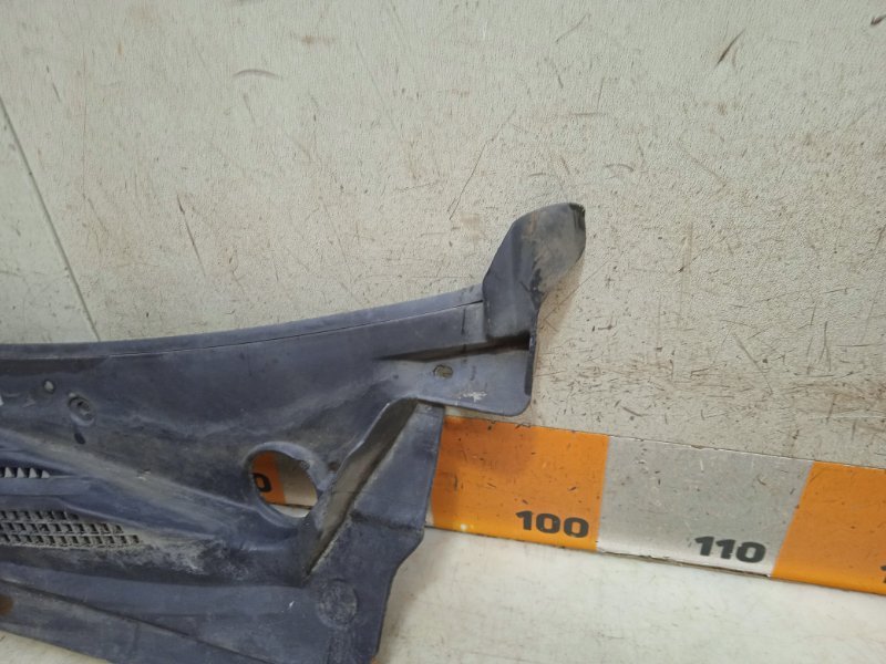 Планка под лобовое стекло