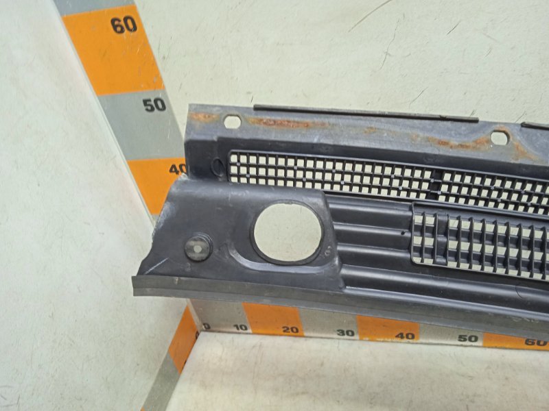 Планка под лобовое стекло