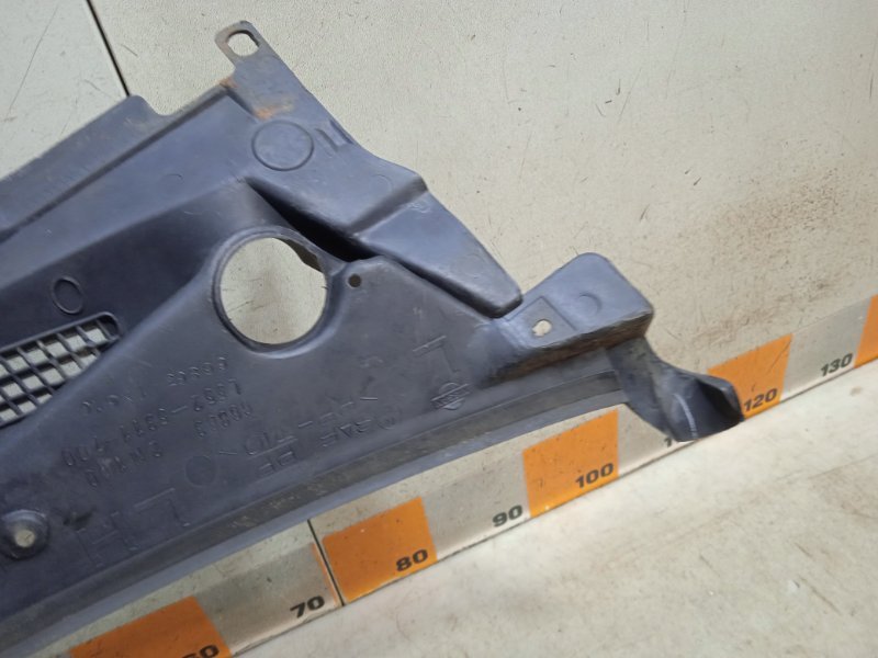 Планка под лобовое стекло