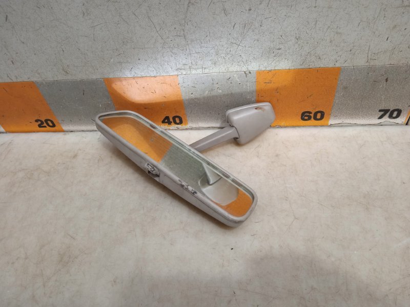 Зеркало заднего вида